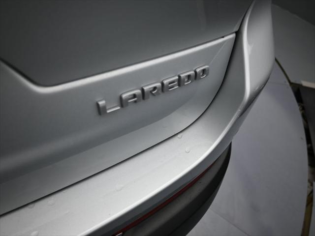 2024 Jeep Grand Cherokee L Laredo 4x2