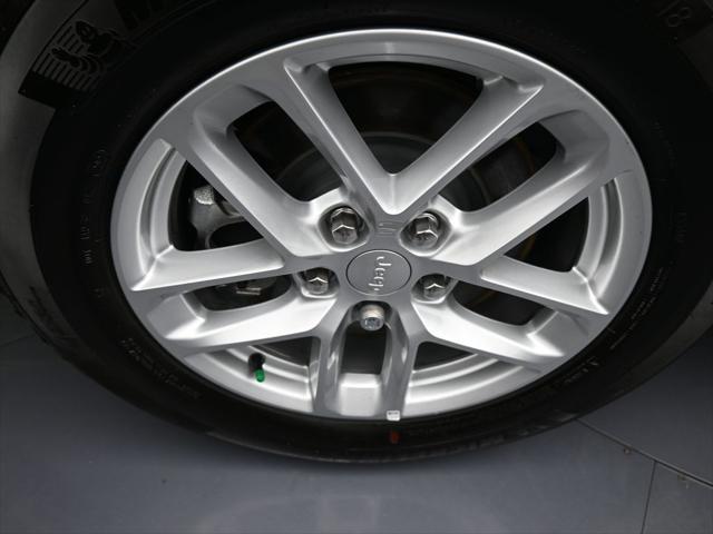 2024 Jeep Grand Cherokee L Laredo 4x2