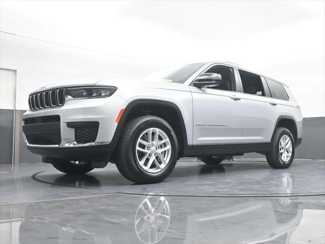 2024 Jeep Grand Cherokee L Laredo 4x2
