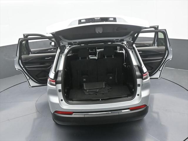 2024 Jeep Grand Cherokee L Laredo 4x2