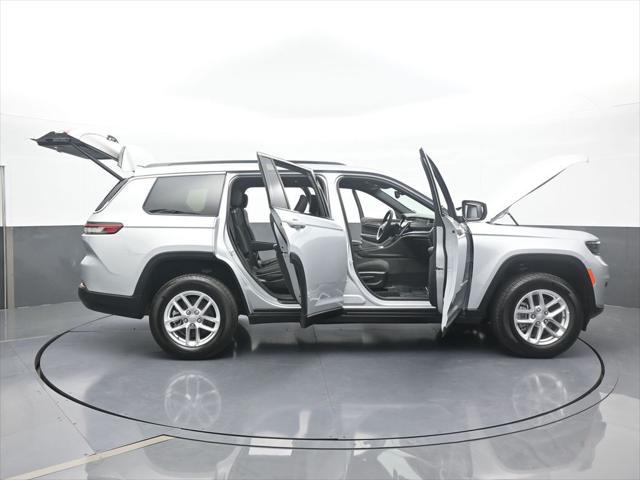 2024 Jeep Grand Cherokee L Laredo 4x2