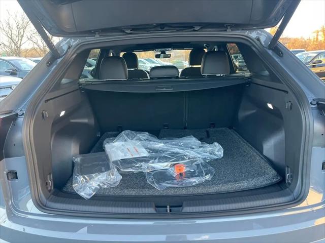 2026 Volkswagen Atlas Cross Sport SEL Premium R-Line