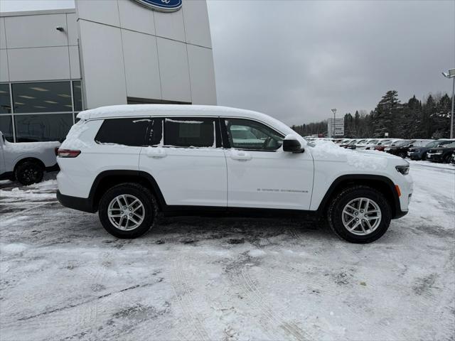 2022 Jeep Grand Cherokee L Laredo 4x4