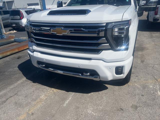 2024 Chevrolet Silverado 2500HD 4WD Crew Cab Standard Bed High Country