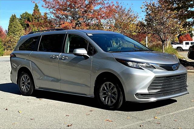 2022 Toyota Sienna LE 2022 Toyota Sienna LE