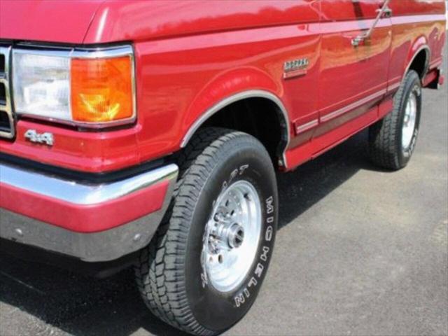 1991 Ford Bronco Custom 2dr 4WD SUV 1991 Ford Bronco Custom 2dr 4WD SUV