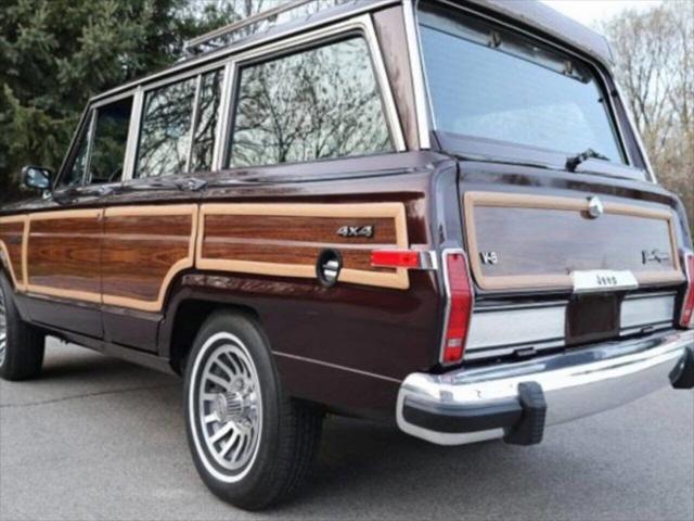 1991 Jeep Grand Wagoneer Base 4dr 4WD SUV 1991 Jeep Grand Wagoneer Base 4dr 4WD SUV
