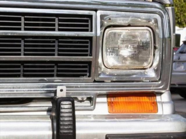 1987 Jeep Grand Wagoneer Base 4dr 4WD SUV 1987 Jeep Grand Wagoneer Base 4dr 4WD SUV