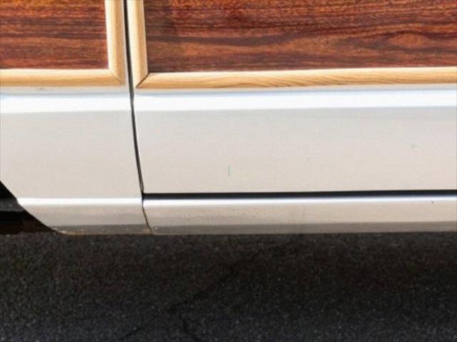 1987 Jeep Grand Wagoneer Base 4dr 4WD SUV 1987 Jeep Grand Wagoneer Base 4dr 4WD SUV