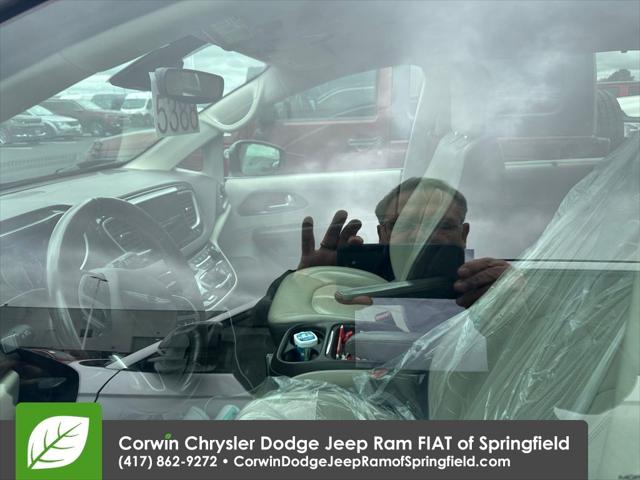 2018 Chrysler Pacifica Touring L 2018 Chrysler Pacifica Touring L