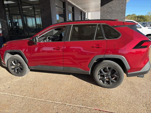 2021 Toyota RAV4 LE 2021 Toyota RAV4 LE