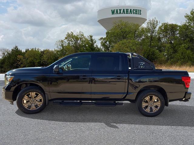 2024 Nissan TITAN Crew Cab SV 4x4 2024 Nissan TITAN Crew Cab SV 4x4