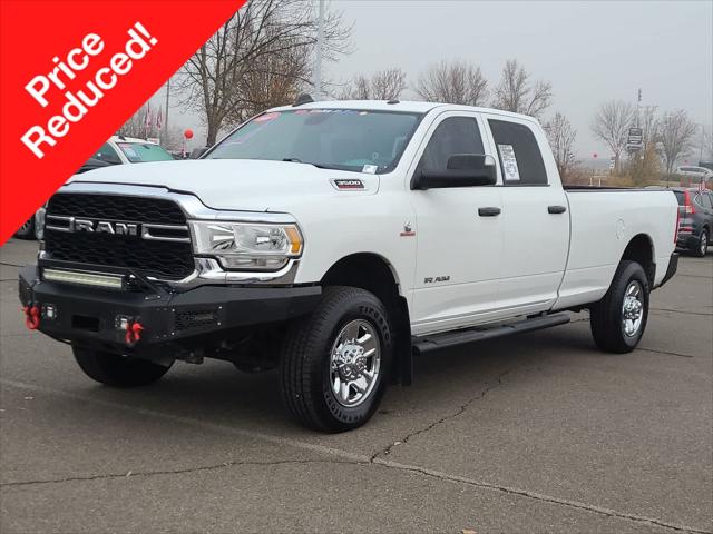 2022 RAM 3500 Tradesman Crew Cab 4x4 8 Box 2022 RAM 3500 Tradesman Crew Cab 4x4 8 Box