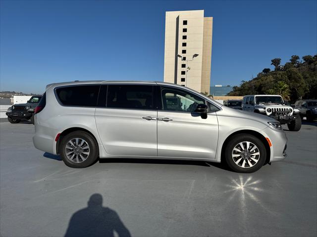 2024 Chrysler Pacifica Hybrid Select 2024 Chrysler Pacifica Hybrid Select