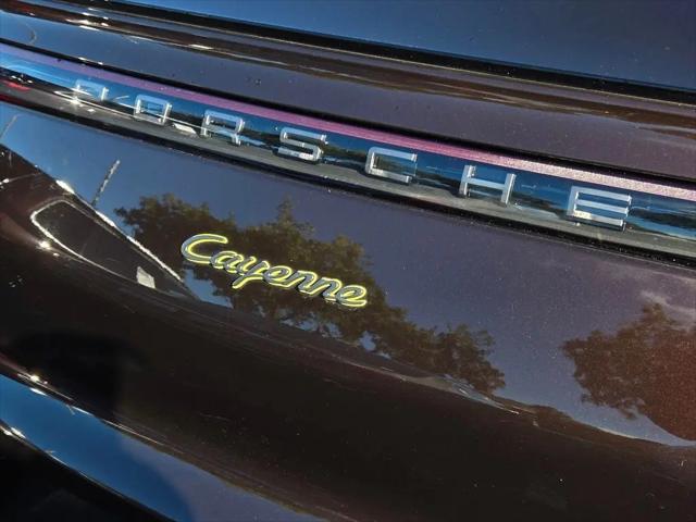 2023 Porsche Cayenne E-Hybrid Platinum Edition