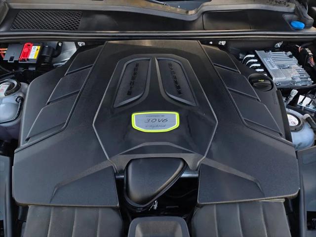 2023 Porsche Cayenne E-Hybrid Platinum Edition