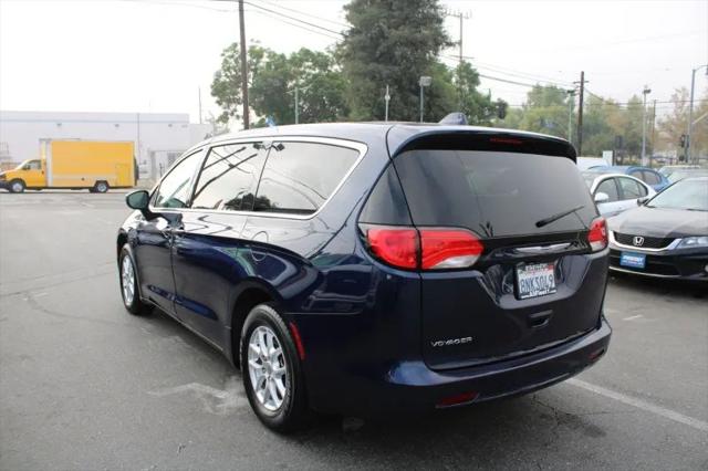 2020 Chrysler Voyager LX