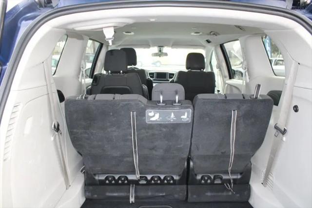 2020 Chrysler Voyager LX