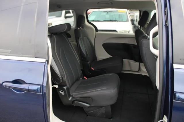 2020 Chrysler Voyager LX