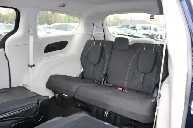 2020 Chrysler Voyager LX