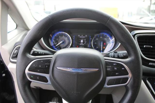 2020 Chrysler Voyager LX