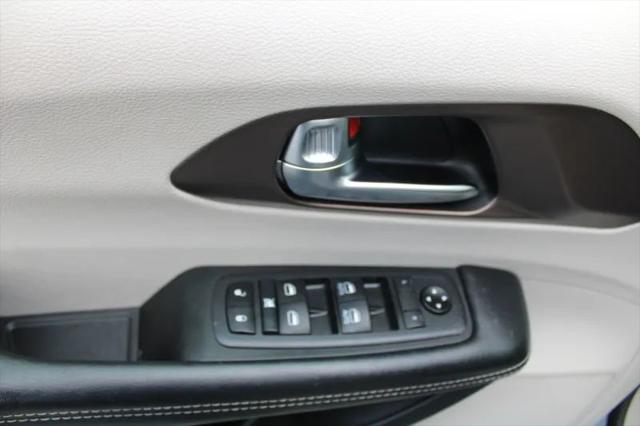 2020 Chrysler Voyager LX