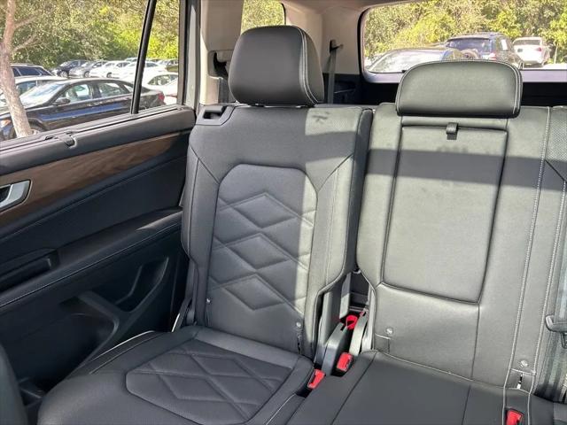 2026 Volkswagen Atlas SE with Technology
