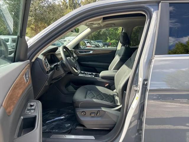 2026 Volkswagen Atlas SE with Technology