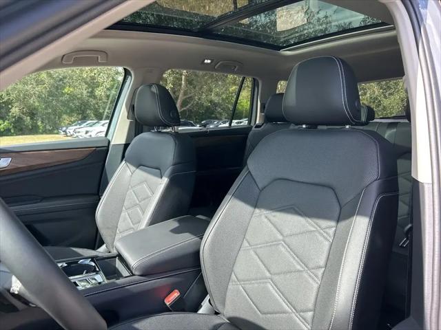 2026 Volkswagen Atlas SE with Technology