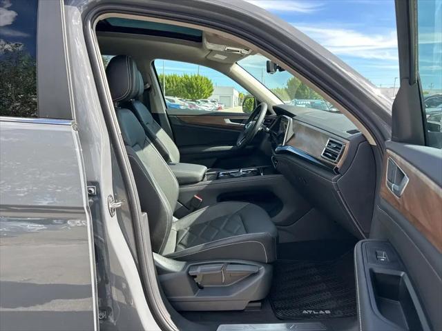2026 Volkswagen Atlas SE with Technology