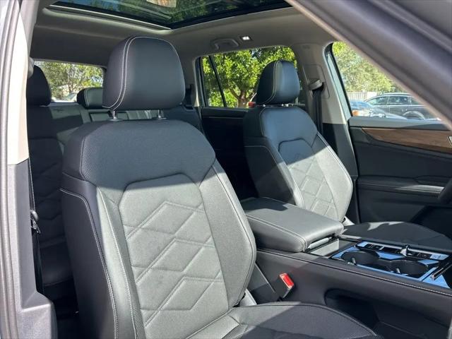 2026 Volkswagen Atlas SE with Technology