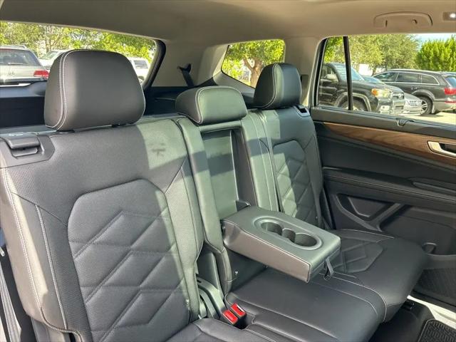 2026 Volkswagen Atlas SE with Technology