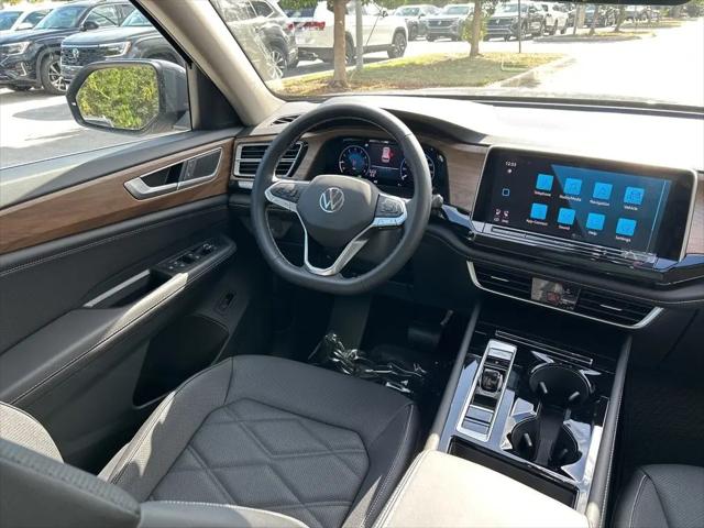 2026 Volkswagen Atlas SE with Technology
