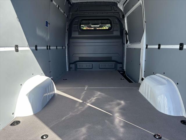 2026 Mercedes-Benz Sprinter 2500 2500 Standard Roof I4 Diesel 144"" RWD