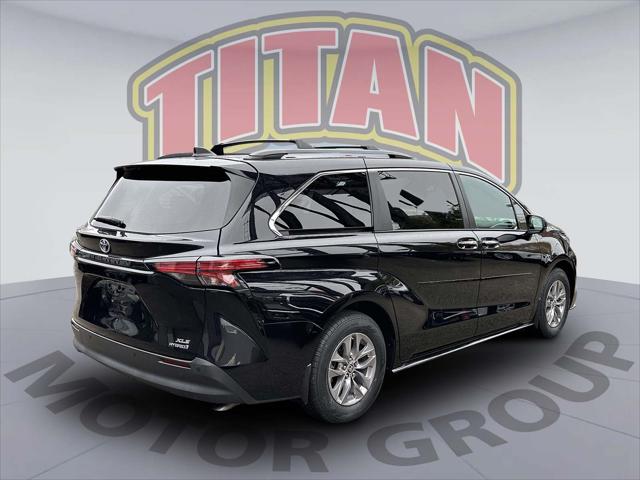 2022 Toyota Sienna XLE [1]