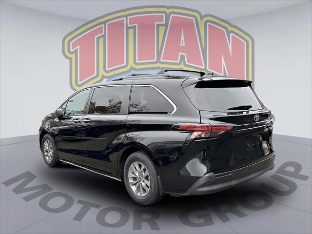 2022 Toyota Sienna XLE [3]