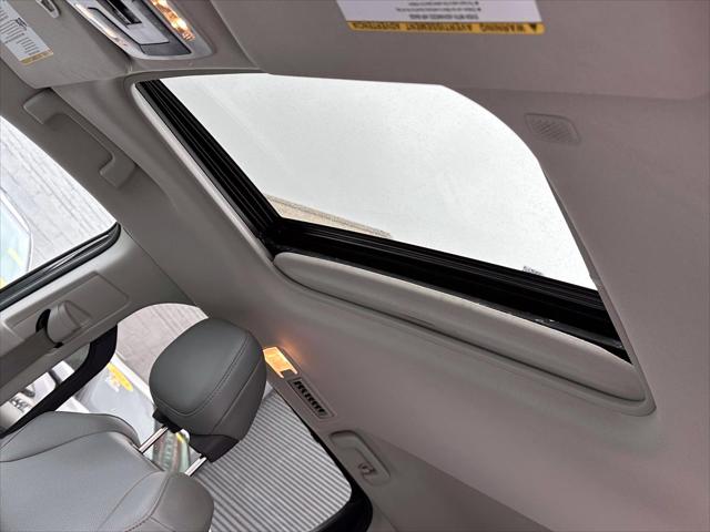 2022 Toyota Sienna XLE [12]