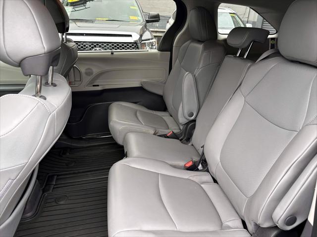 2022 Toyota Sienna XLE [14]