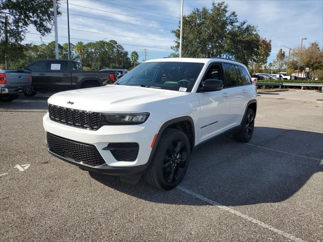 2023 Jeep Grand Cherokee Altitude 4x2