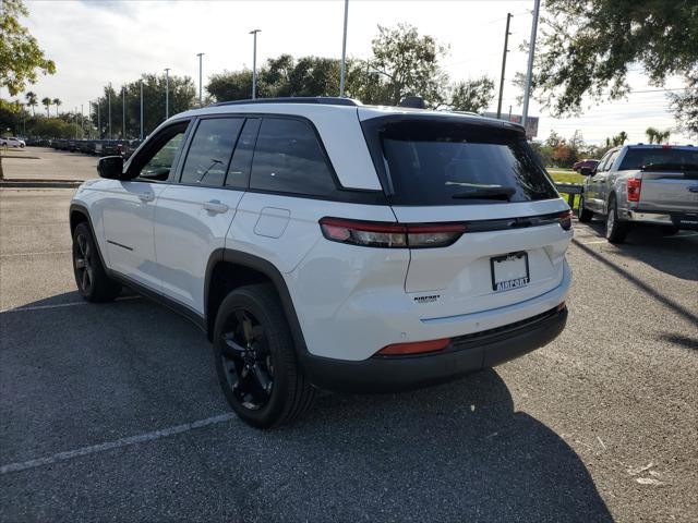2023 Jeep Grand Cherokee Altitude 4x2