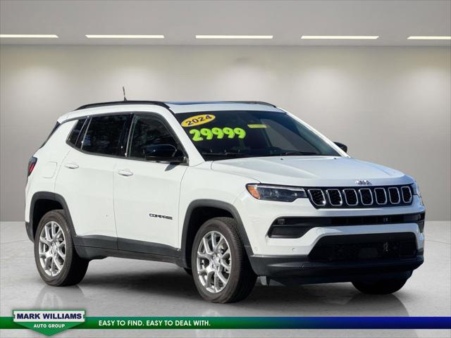 2024 Jeep Compass Latitude Lux FWD 2024 Jeep Compass Latitude Lux FWD