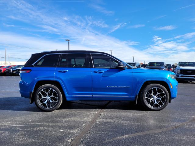 2022 Jeep Grand Cherokee 4xe Summit Reserve 4x4 2022 Jeep Grand Cherokee 4xe Summit Reserve 4x4