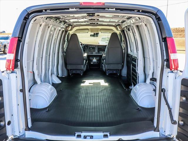2025 Chevrolet Express Cargo Van RWD 2500 Regular Wheelbase WT