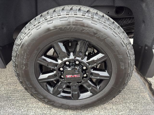 2026 GMC Sierra 2500HD Crew Cab, Standard Bed, AT4, 4WD