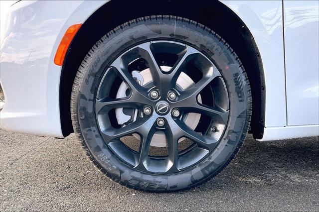 2026 Chrysler Pacifica Select AWD