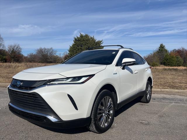 2021 Toyota Venza XLE's photo