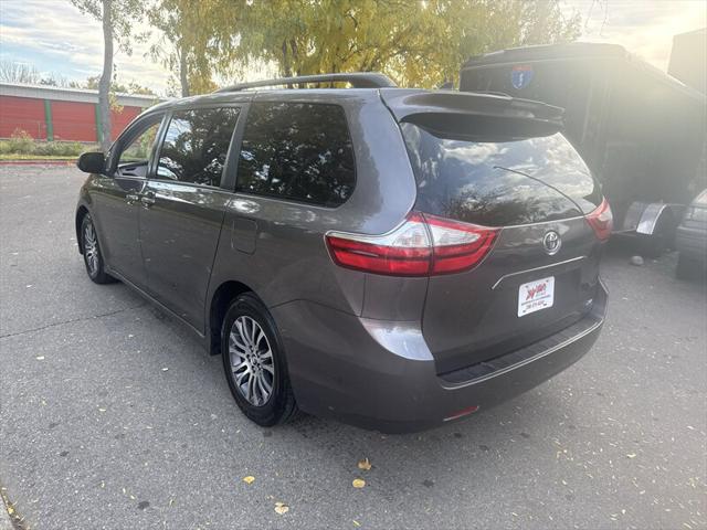 2018 Toyota Sienna XLE 8-Pass 3.5L 4dr