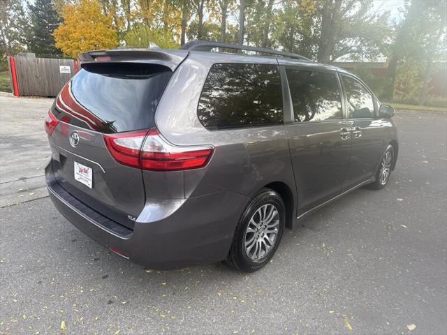 2018 Toyota Sienna XLE 8-Pass 3.5L 4dr