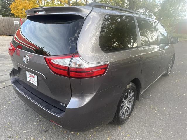 2018 Toyota Sienna XLE 8-Pass 3.5L 4dr