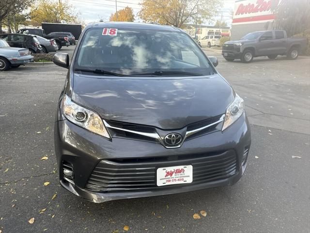 2018 Toyota Sienna XLE 8-Pass 3.5L 4dr